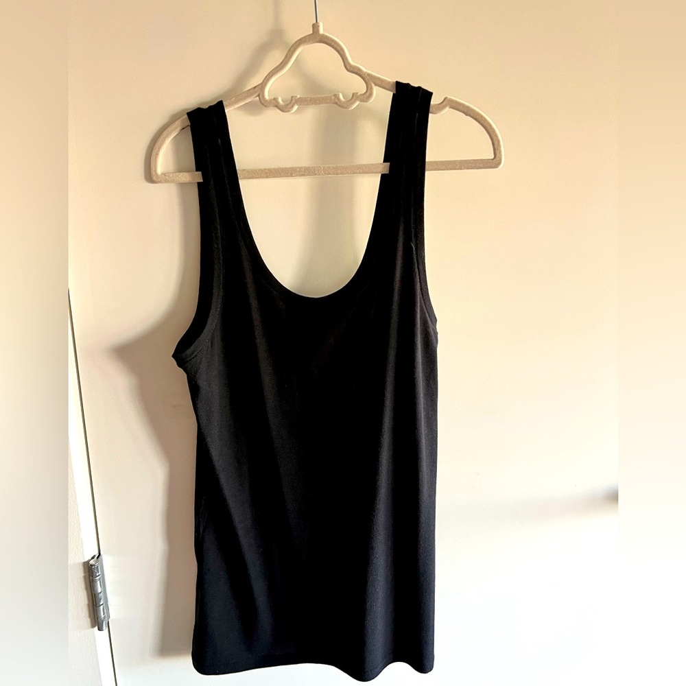 NWOT - WMS classic Theory Viscose Tank. Size S. Black.
